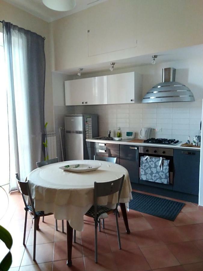 Fronte Al Porto Apartment Salerno Ngoại thất bức ảnh