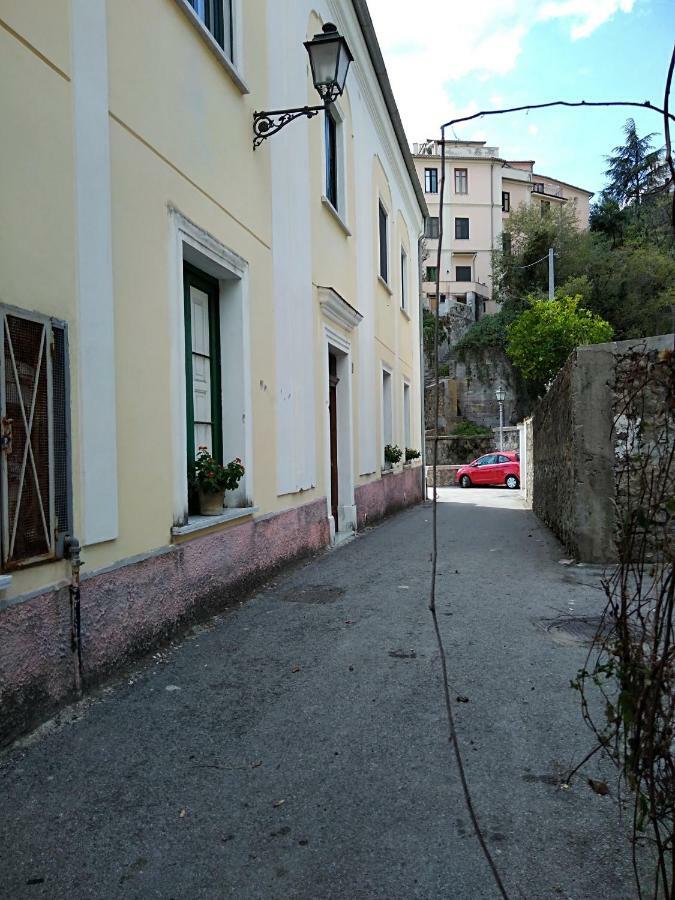 Fronte Al Porto Apartment Salerno Ngoại thất bức ảnh